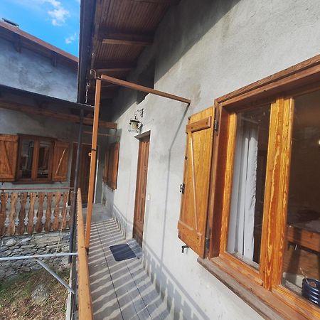 La Casa Del Gigante Frassino Lägenhet Acceglio Exteriör bild